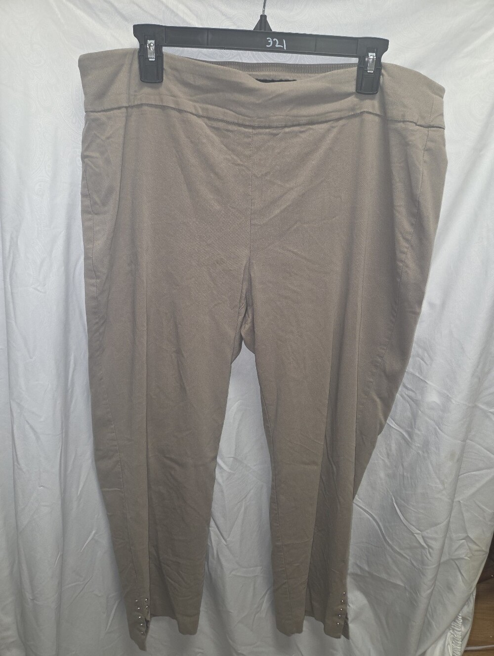 Roz & Ali Women's 16 Khaki Stretch Leggings No Pockets Bottom Hem Embelishments